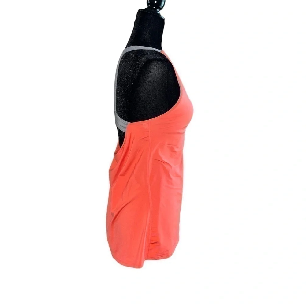 Gapfit Tank Top
With Built In Sports
Bra - Picture 2 of 8